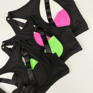 خرید آنلاین نیمتنه ورزشی آچیلا