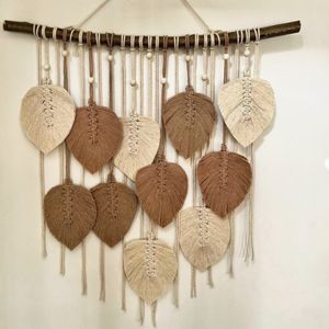 اویز مکرومه برگ مهره دار مدل رعنا