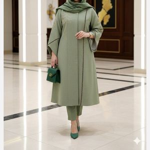 مانتو مجلسی گلدوزی رویسا تا سایز 58 سبز