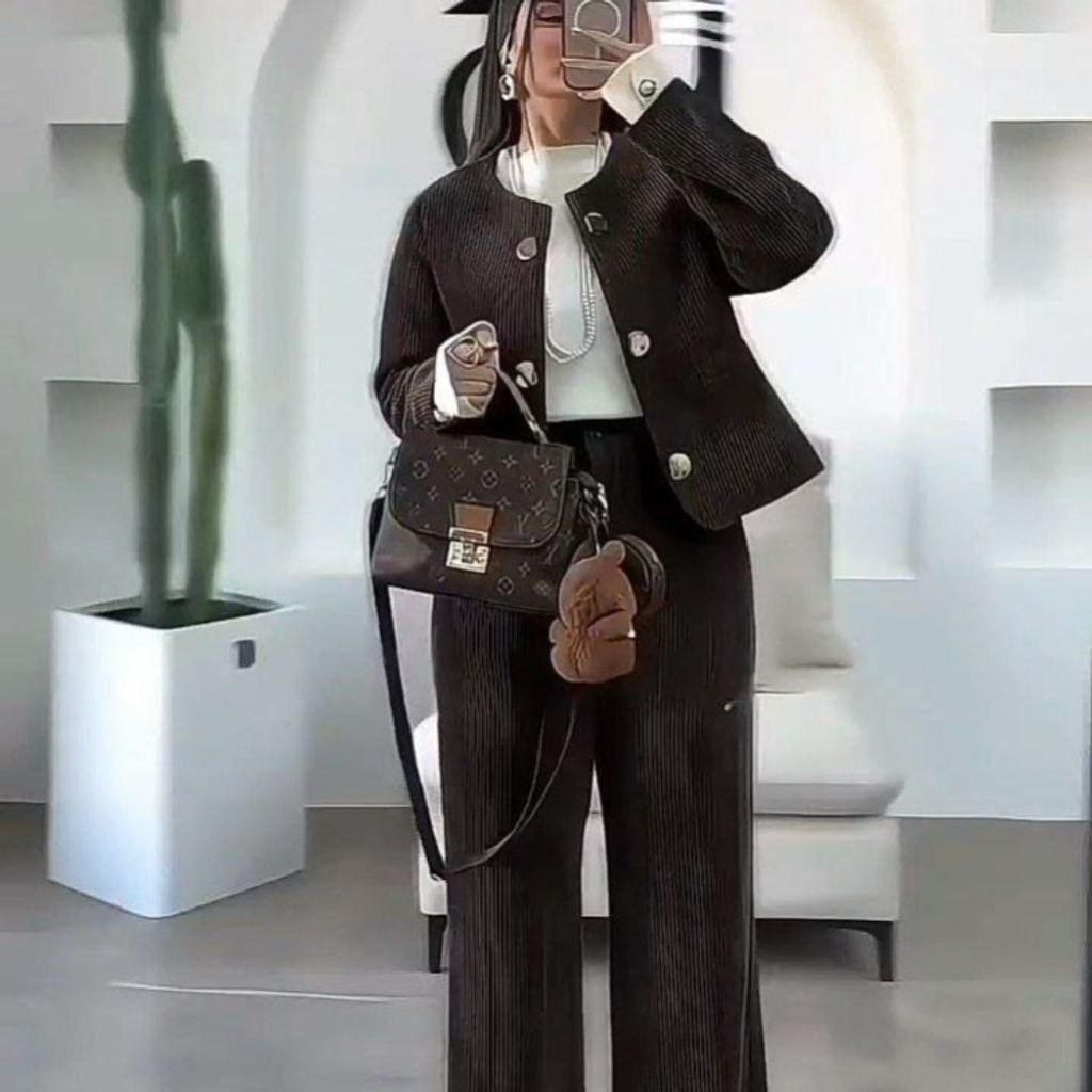 خرید انلاین کت و شلوار بیسکوییتی