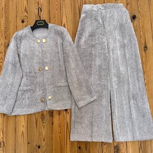 خرید انلاین کت و شلوار بیسکوییتی