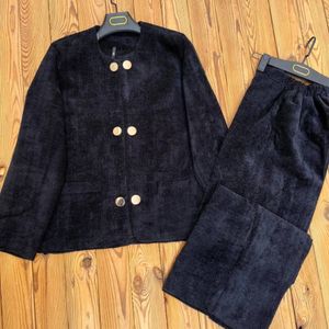 فروش اینترنتی مانتو شلوار بیسکوییتی زنانه