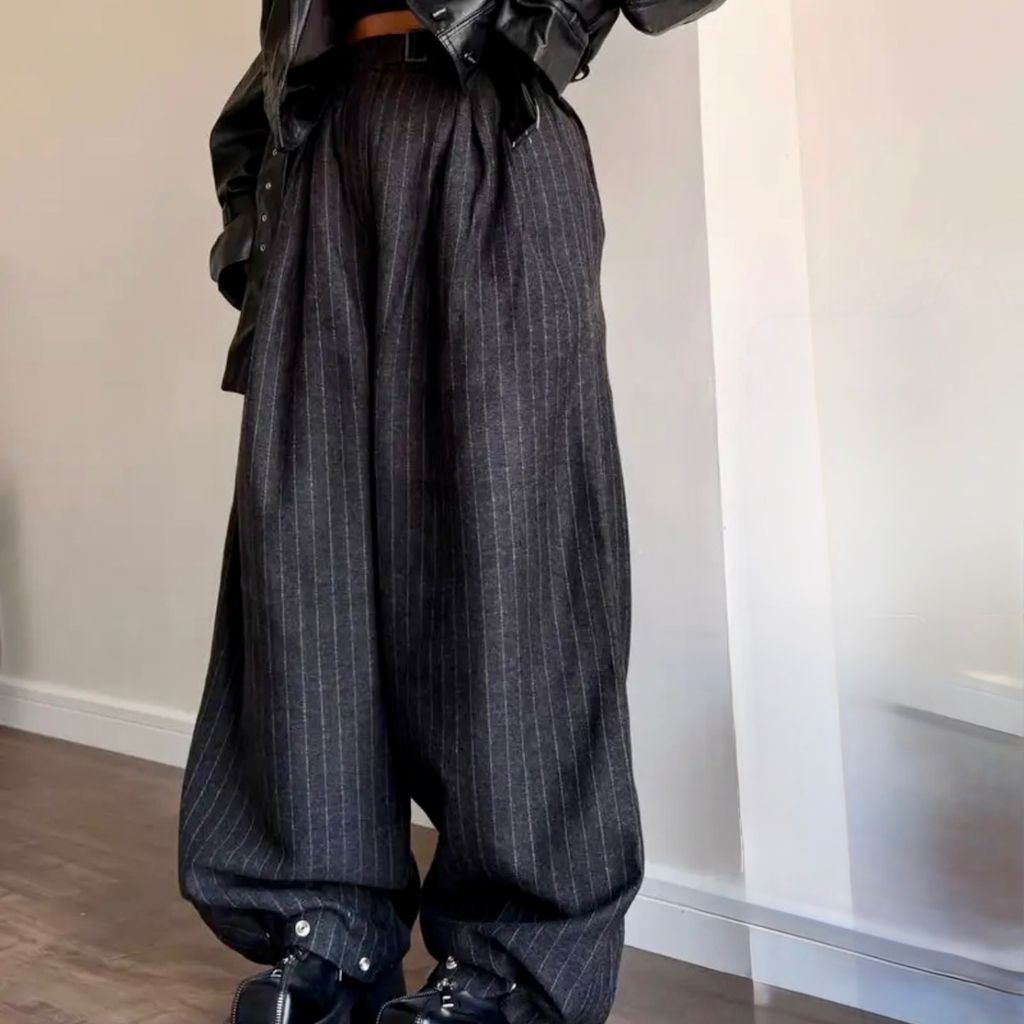 فروش اینترنتی شلوار پیله ای دیپلمات پایین دکمه DIPONA کد : 70680