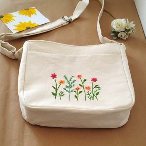 قیمت کیف گلدوزی شده با دست