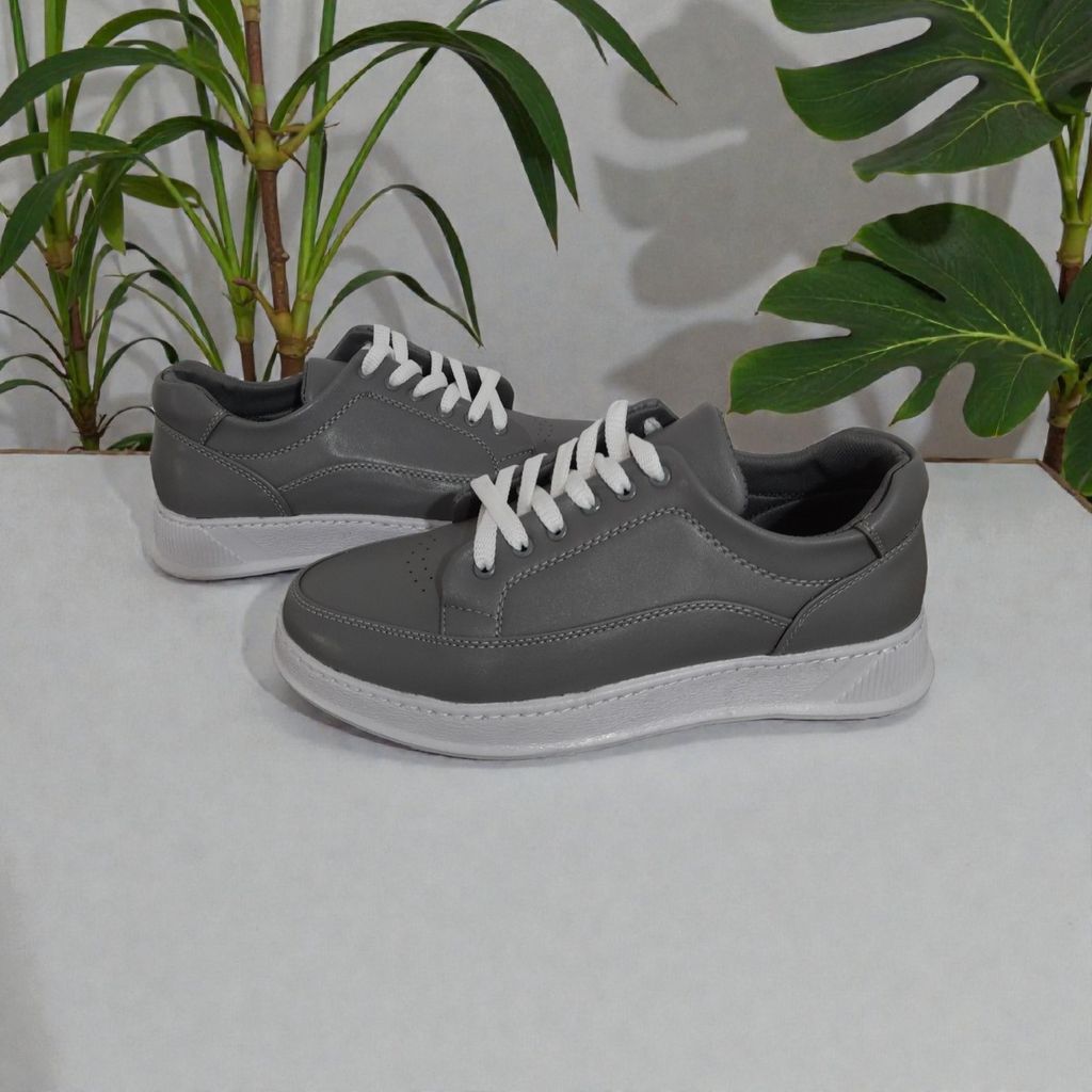 خرید انلاین کفش اسپرت مردانه مناسب استفاده روزانه رنگ طوسی سایز 40 تا 44