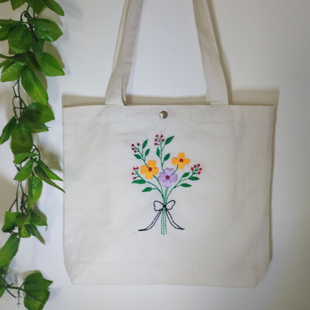 فروش اینترنتی توتبگ گلدوزی شده با دست