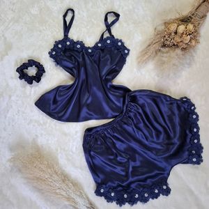 لباس خواب ساتن ابریشم زنانه مدل مهرو