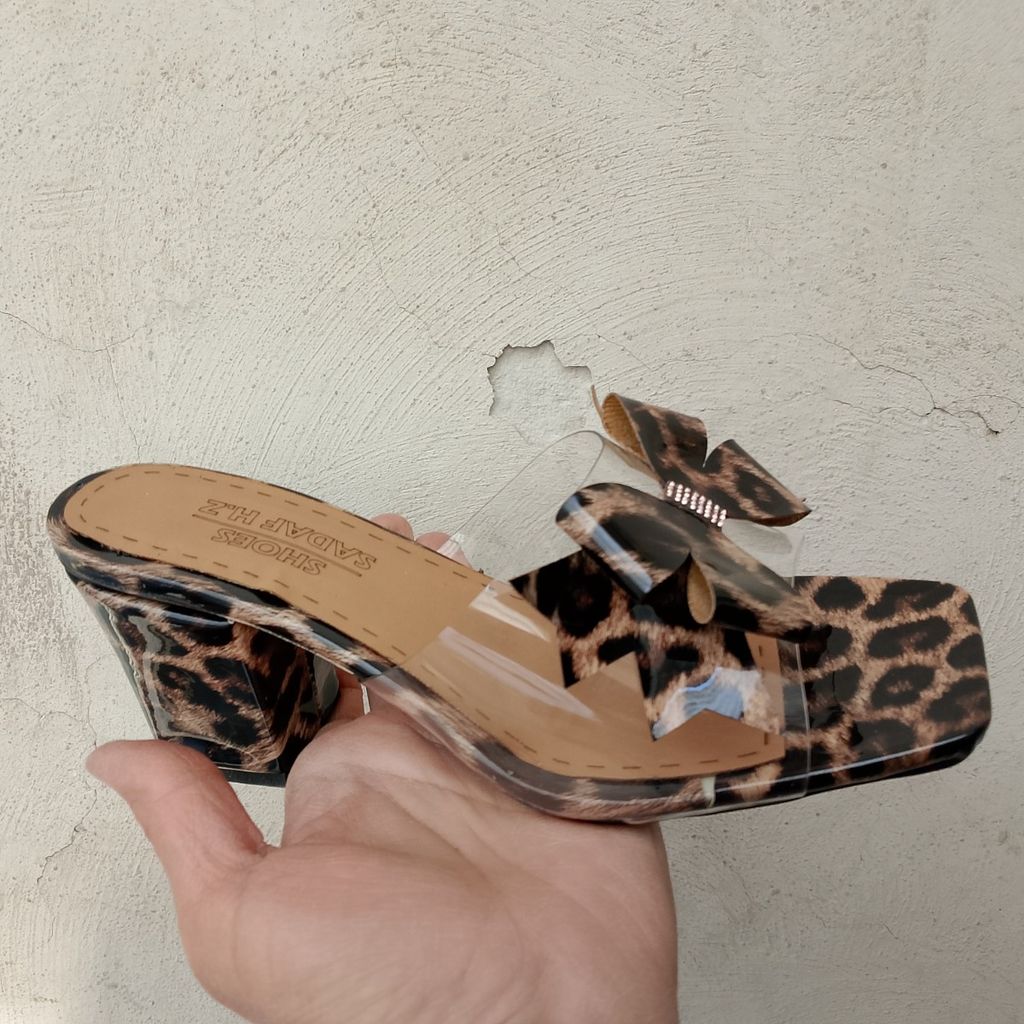 مشخصات دمپایی مجلسی طلقی پلنگی زنانه و دخترانه ترند سال 1405