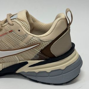 فروش اینترنتی کتونی اسپرت نایک  v2k نسکافه ای