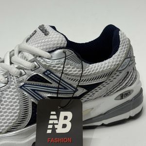 خرید انلاین کتونی اسپرت نیوبالانس 860 سفید سرمه ای