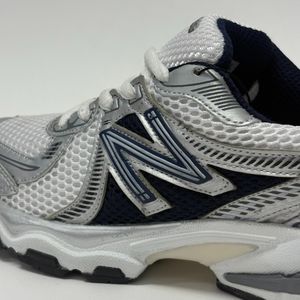 فروش اینترنتی کتونی اسپرت نیوبالانس 860 سفید سرمه ای