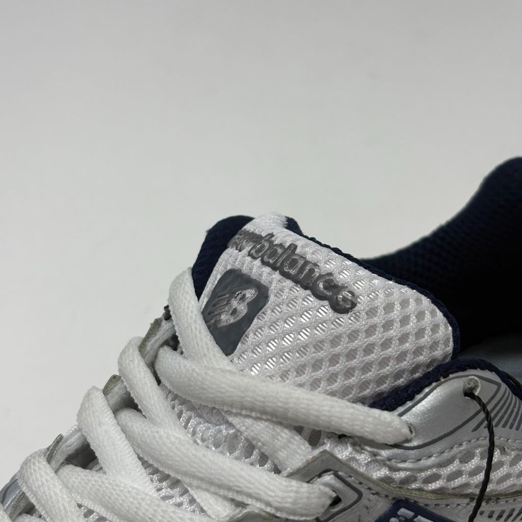 قیمت ارزان کتونی اسپرت نیوبالانس 860 سفید سرمه ای