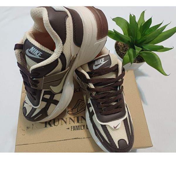 کتونی نایک v2k