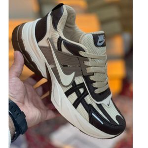 کتونی نایک v2k