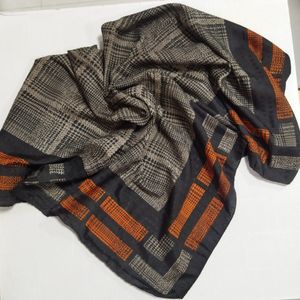 خرید آنلاین روسری طرح دار قواره 90