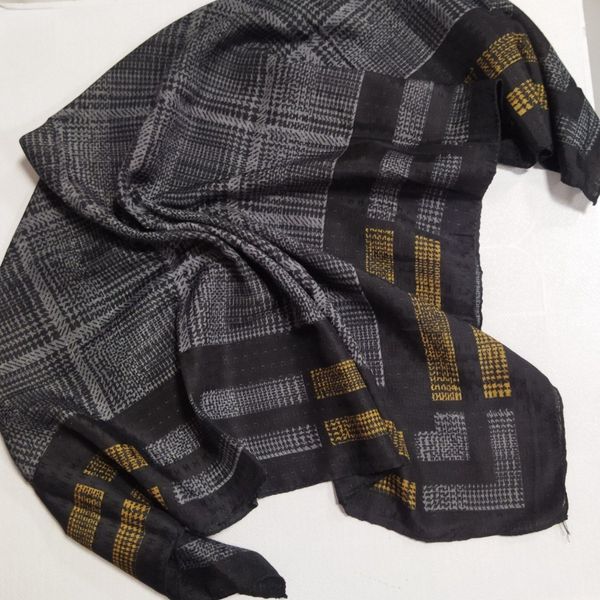 روسری طرح دار قواره 90