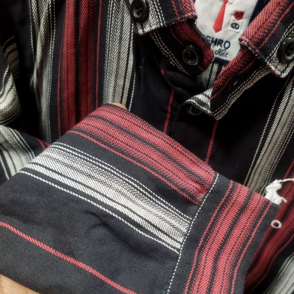 مشخصات پیراهن آستین بلند پسرانه r