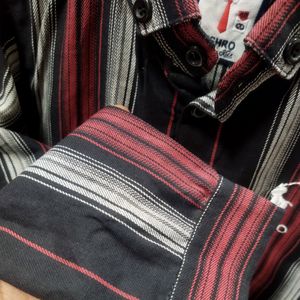 مشخصات پیراهن آستین بلند پسرانه r