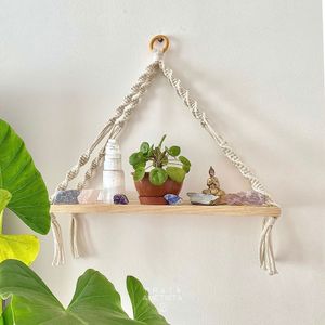 شلف چوبی مکرومه بافی مدل رونیا