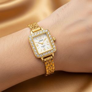 خرید اینترنتی ساعت زنانه برند EHHE نگیندار