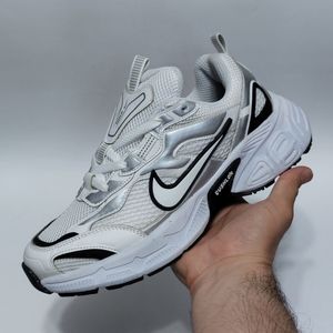 خرید انلاین کتانی نایک وی فایو کی جدید nike v5k ترندشده