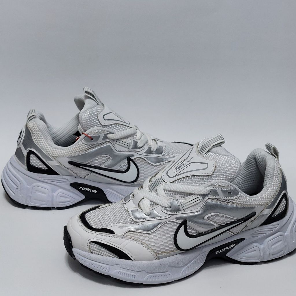 فروش اینترنتی کتانی نایک وی فایو کی جدید nike v5k ترندشده