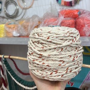 نخ‌پنبه مکرومه تابیده شیری