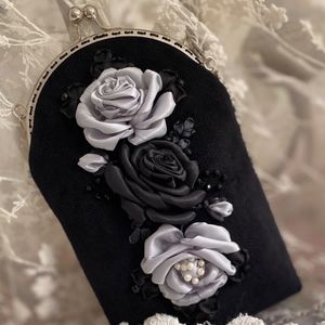 خرید انلاین کیف دهانه فلزی مدل ماه نقره ای