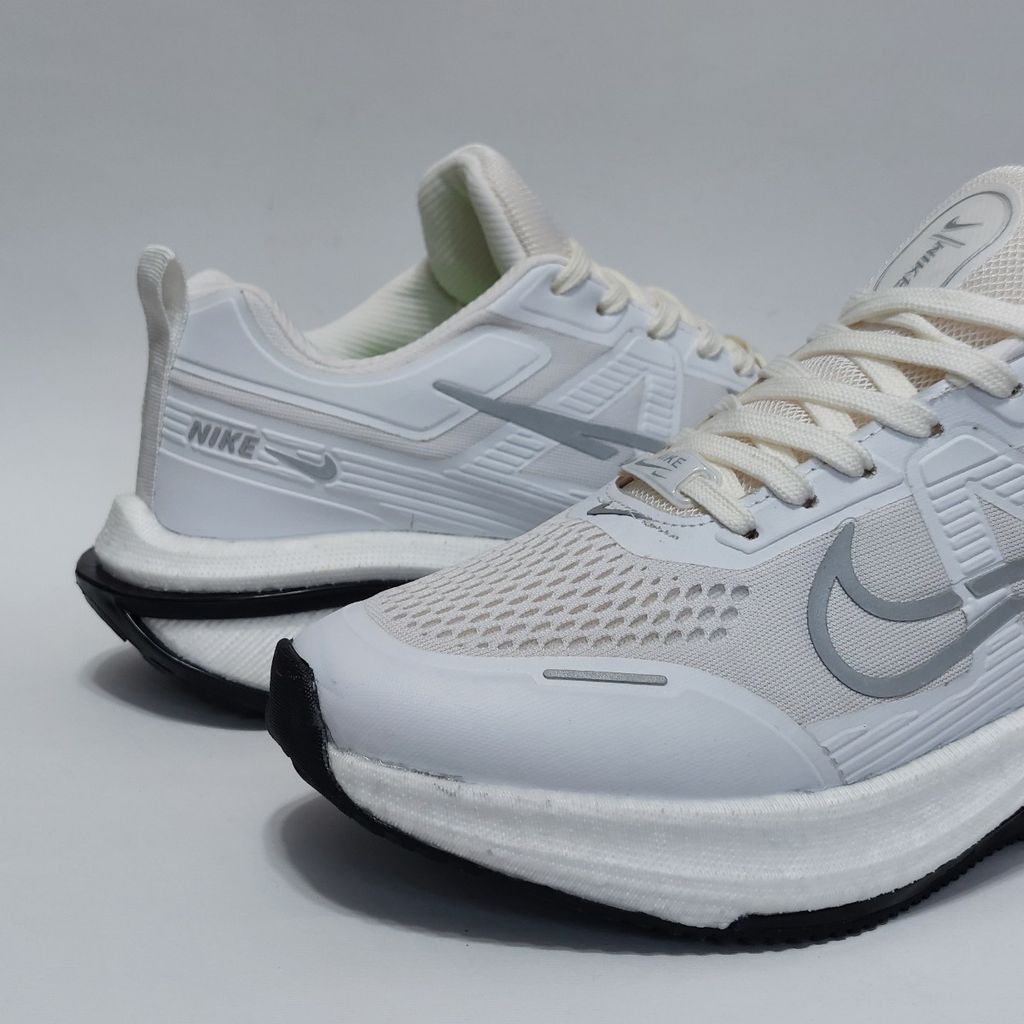 مشخصات کتانی نایک زوم رونیکس سفید Nike zoom ronix
