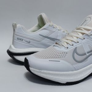 مشخصات کتانی نایک زوم رونیکس سفید Nike zoom ronix