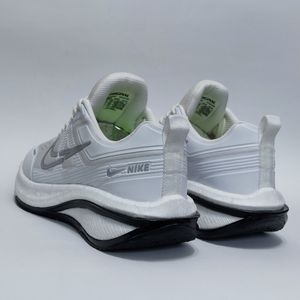 فروش اینترنتی کتانی نایک زوم رونیکس سفید Nike zoom ronix