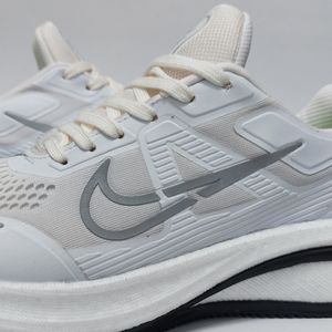 قیمت کتانی نایک زوم رونیکس سفید Nike zoom ronix