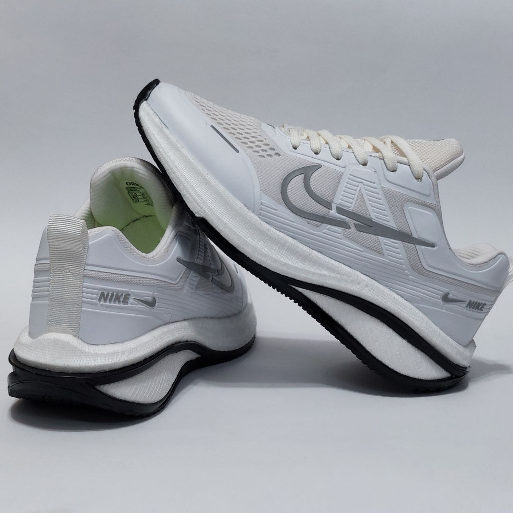 خرید اینترنتی کتانی نایک زوم رونیکس سفید Nike zoom ronix