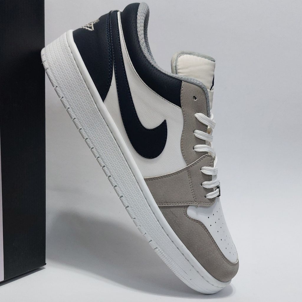 خرید آنلاین کتانی جردن وان بزرگپا Nike Jordan کیفیت بالا