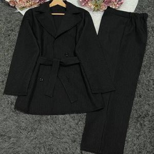 فروش اینترنتی ست کت و شلوار اداری زنانه