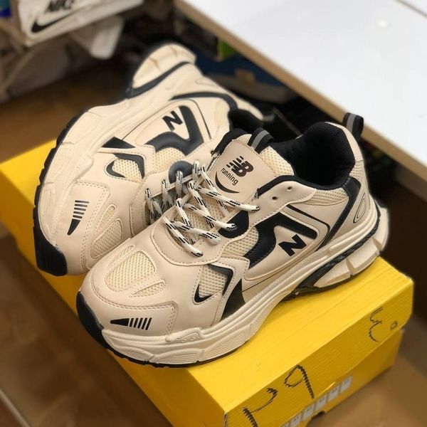 کفش نیوبالانس لژدار 990 رنگ کرم مشکی