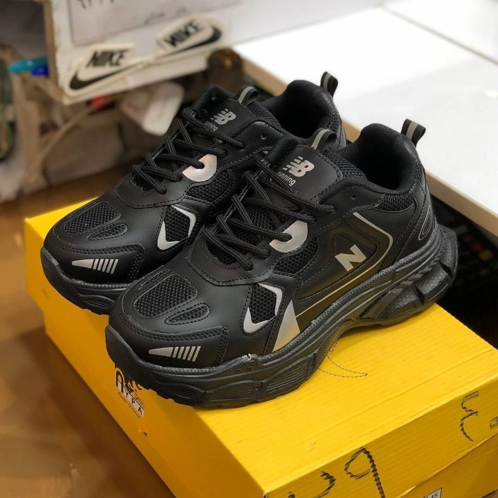 قیمت ارزان کفش نیوبالانس لژدار 990 رنگ مشکی 