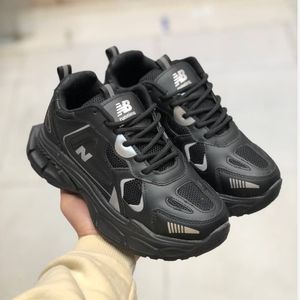 فروش اینترنتی کفش نیوبالانس لژدار 990 رنگ مشکی 