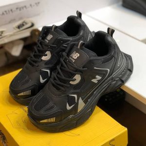 مشخصات کفش نیوبالانس لژدار 990 رنگ مشکی 