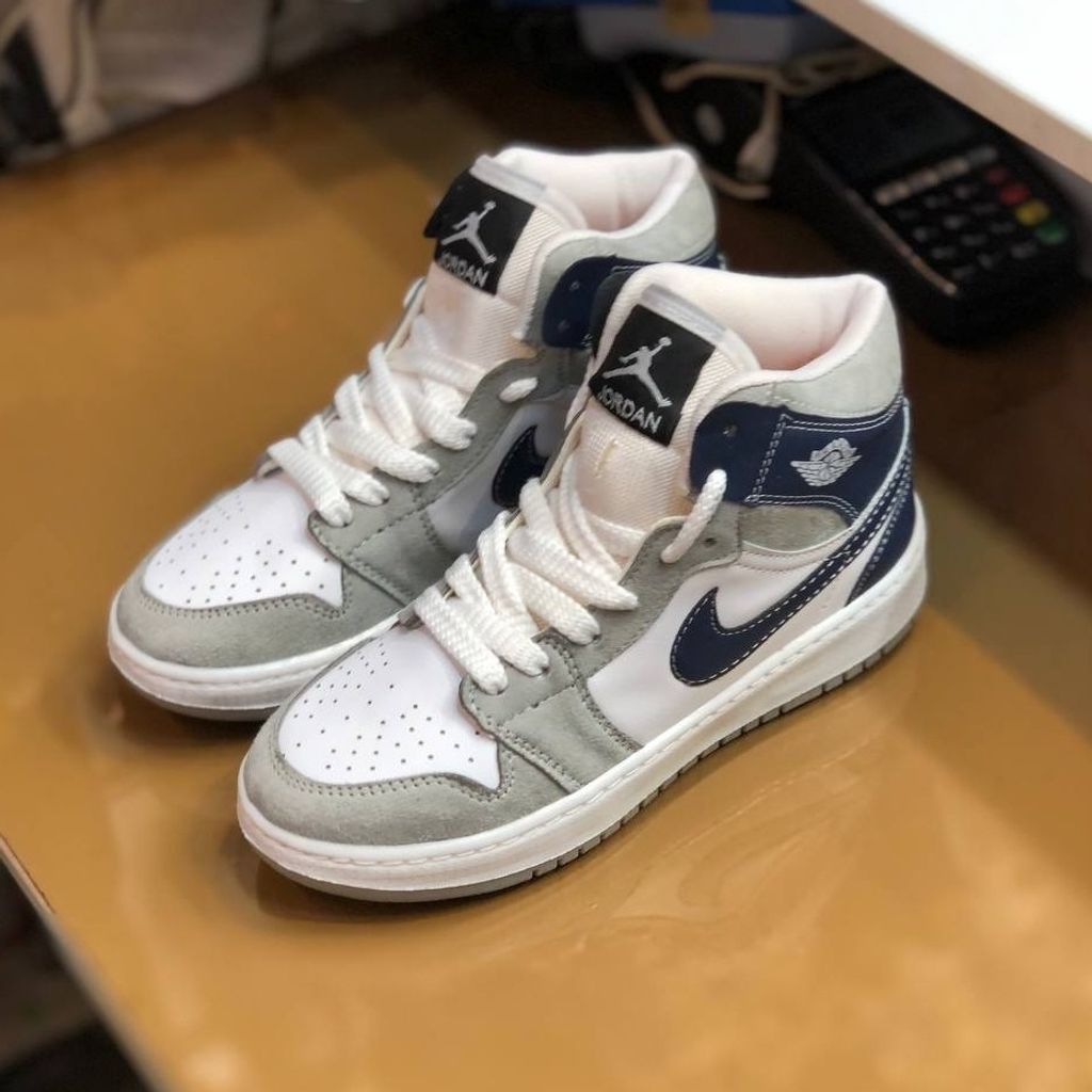 خرید اینترنتی کفش نایک جردن ساقدار زنانه رنگ طوسی ابی 