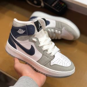 خرید انلاین کفش نایک جردن ساقدار زنانه رنگ طوسی ابی 