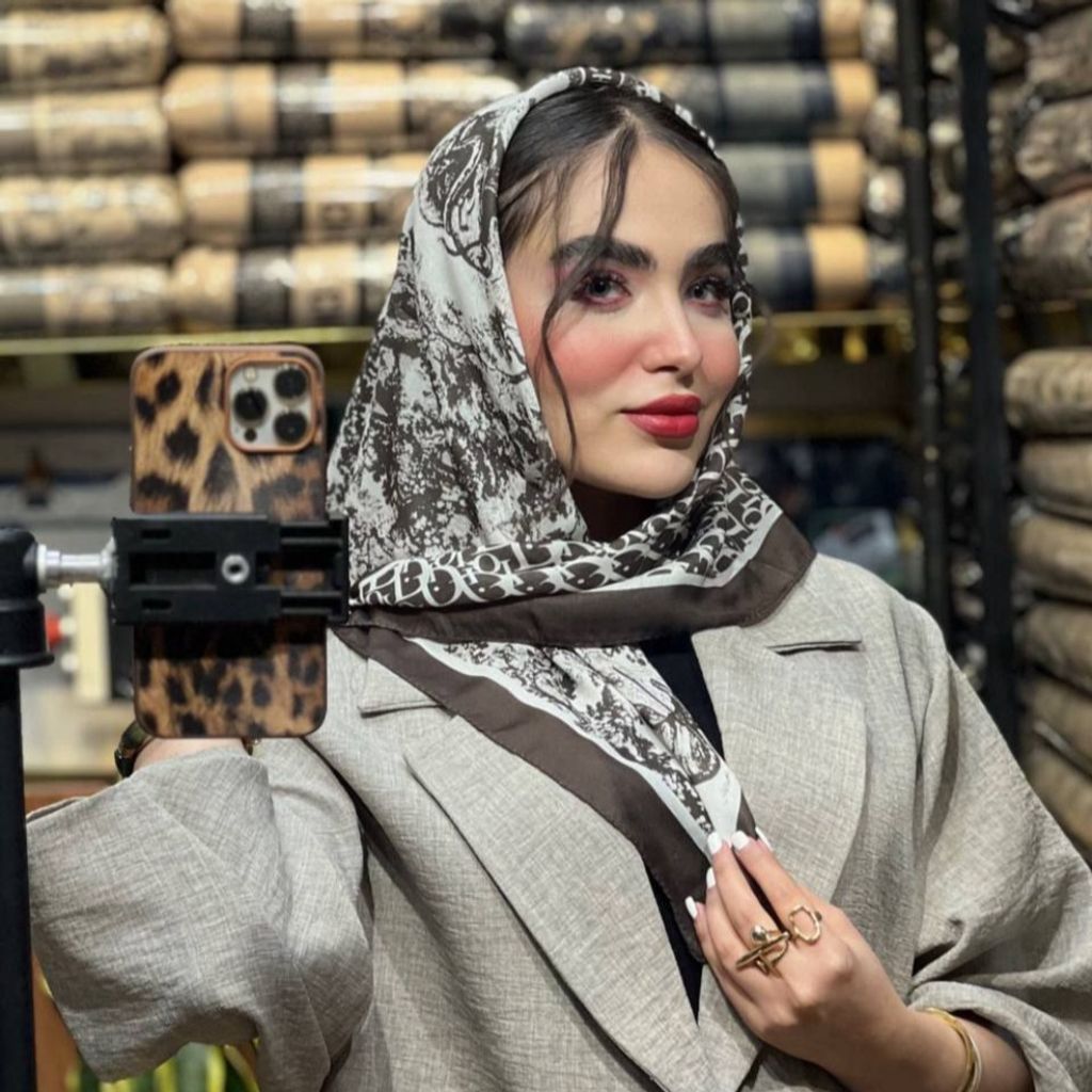 مشخصات مینی اسکارف بهاره دیور