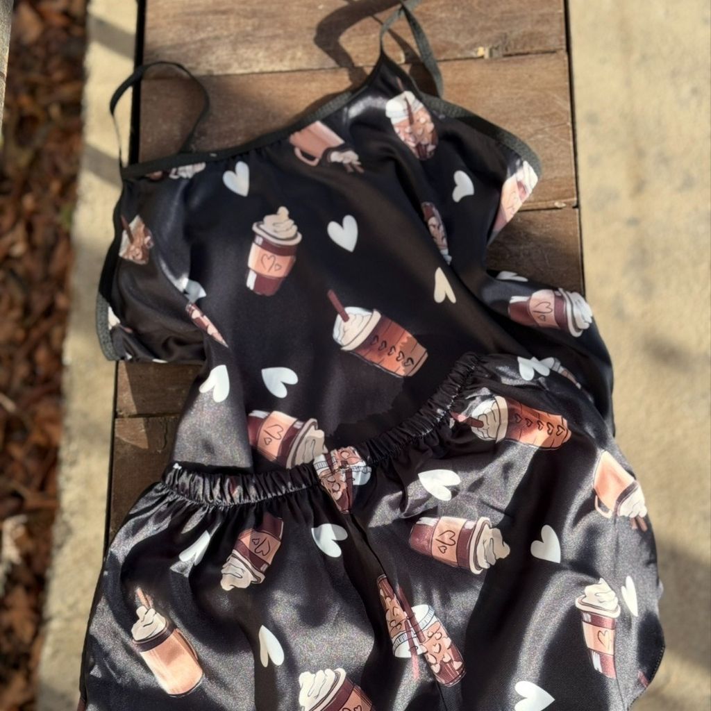 خرید آنلاین تاپ و شلوارک ساتن طرحدار