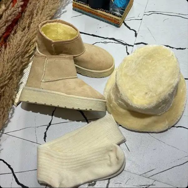 نیم بوت زنانه UGG اگ بلند کد 017