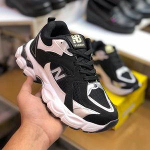 مشخصات کفش نیوبالانس 9040 زنانه رنگ مشکی 