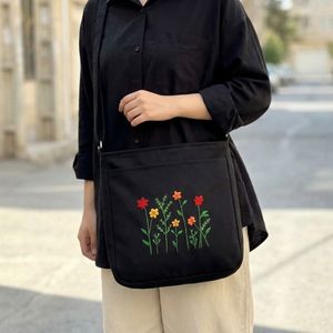 کیف گلدوزی شده کتان