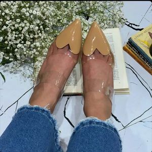 خرید اینترنتی کفش مجلسی شیشه‌ای طرح قلبی