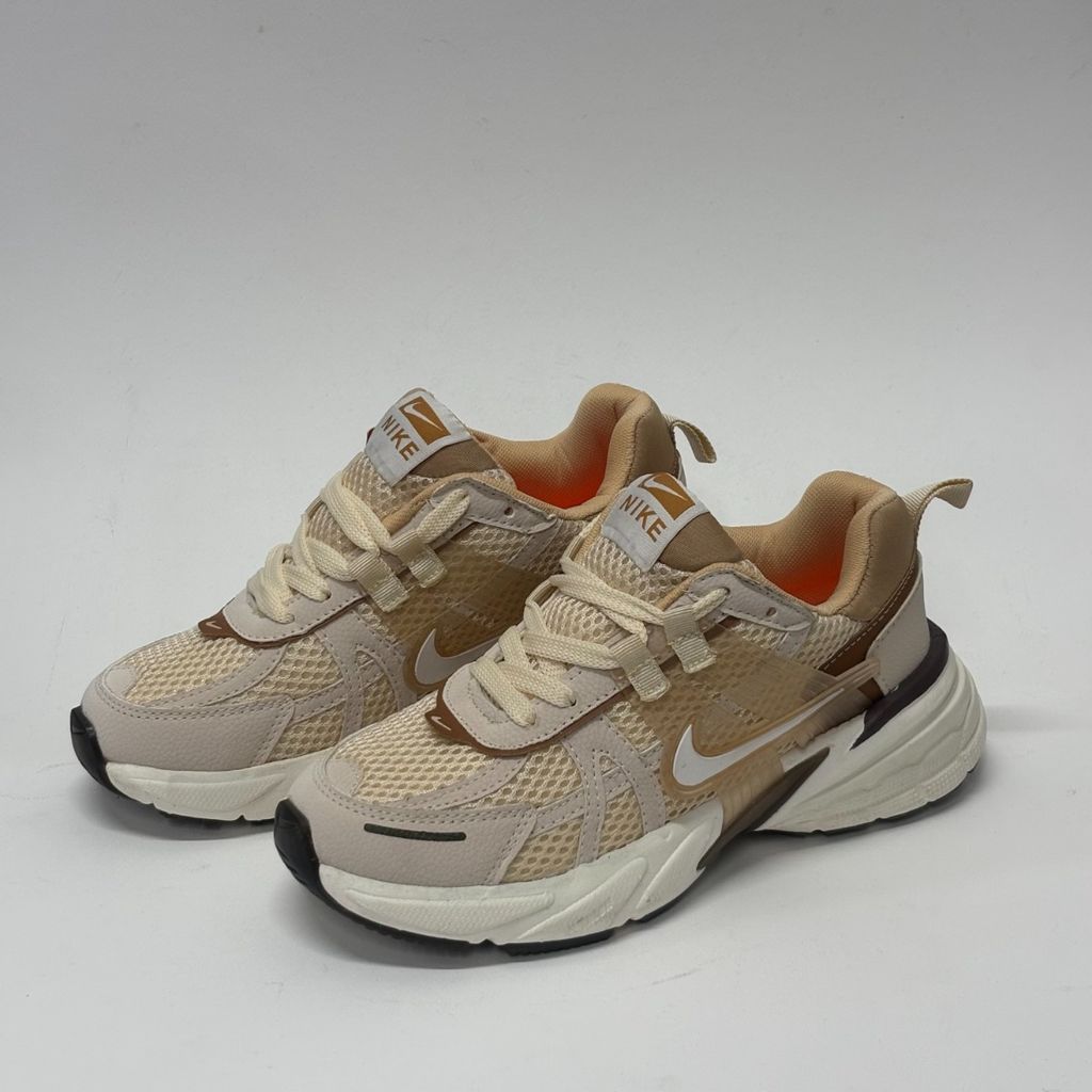 مشخصات کتونی اسپرت مدل نایک v2k رنگ نسکافه ای