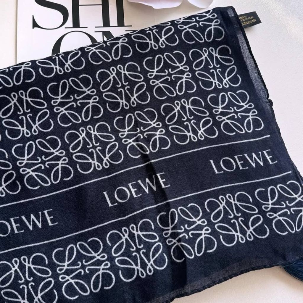 خرید اینترنتی شال سرمه ای  تمام نخ چهارفصل