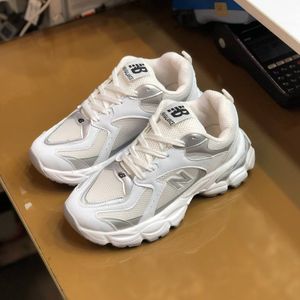 قیمت ارزان کفش نیوبالانس 9040 زنانه رنگ سفید طوسی 